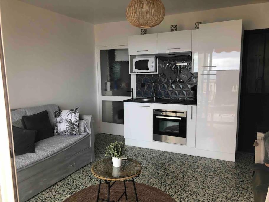 לה לבאנדו Appartement Vue Mer Au Lavandou מראה חיצוני תמונה